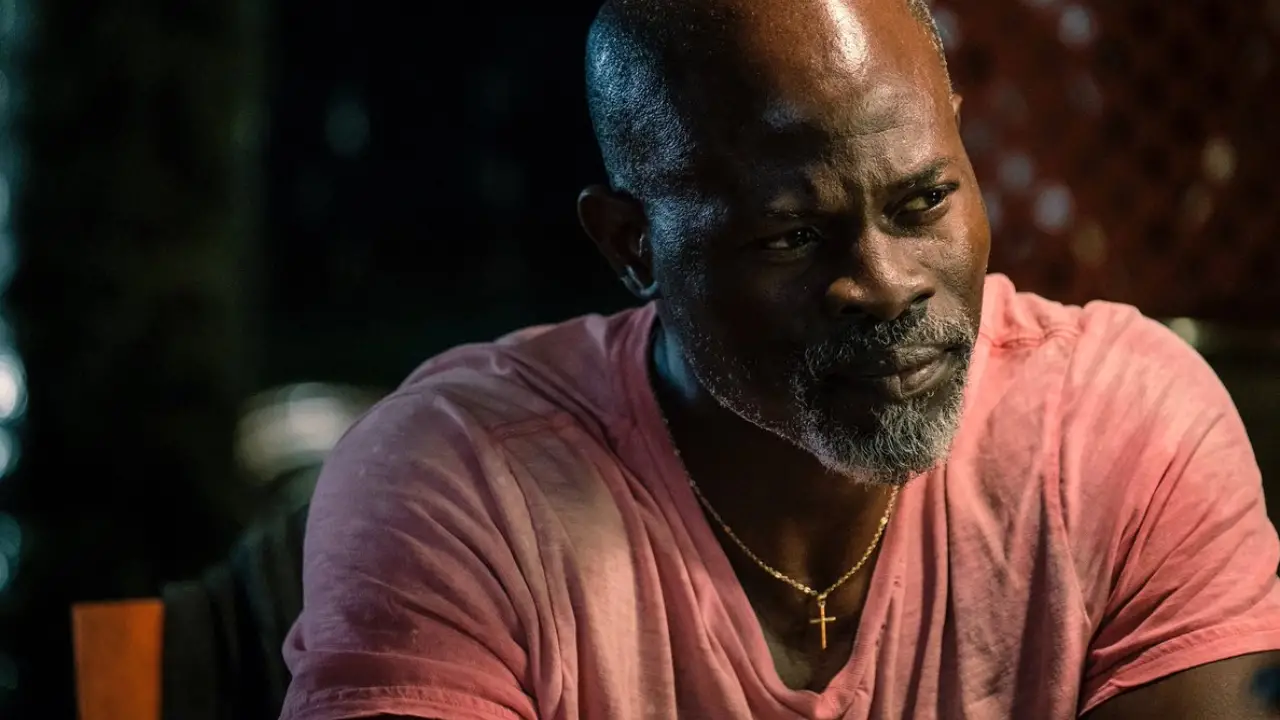 Imagem do ator Djimon Hounsou em Serenity