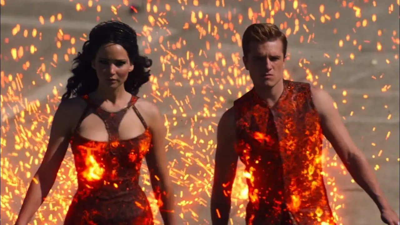 Katniss e Peeta em Jogos Vorazes Em Chamas
