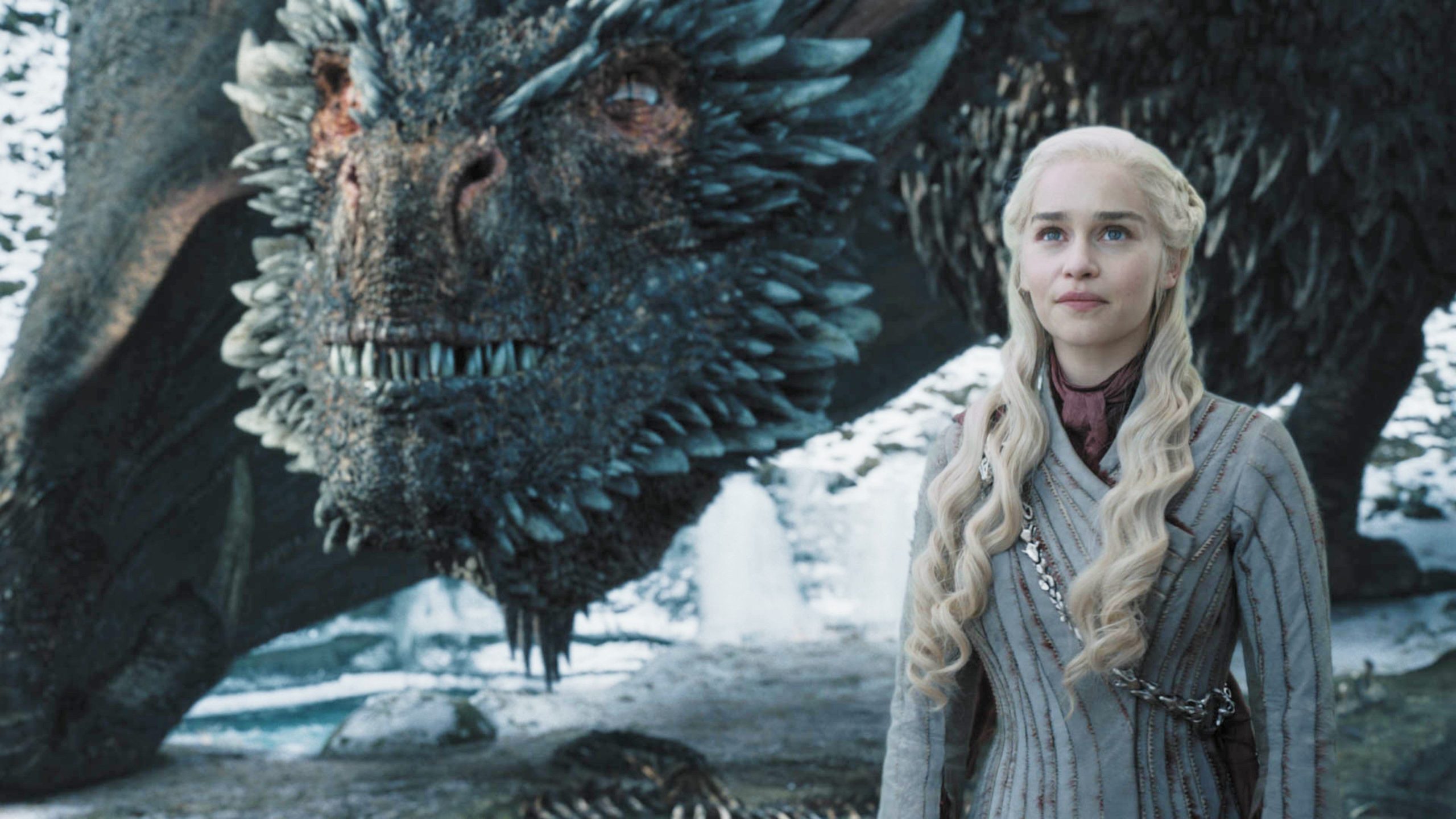 Daenerys e Drogon um de seus dragões