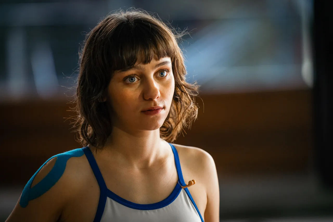 Nuria na série Olympo