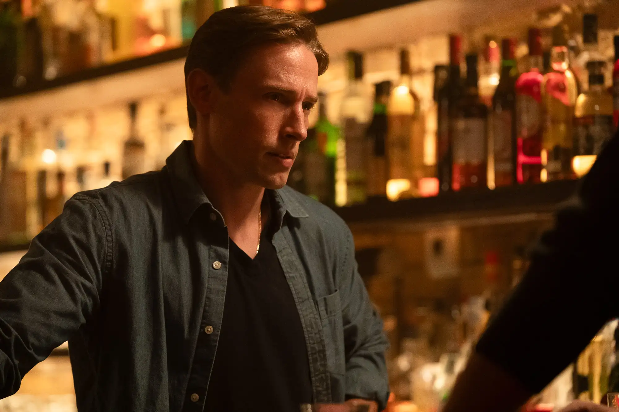Edmund Donovan como Max