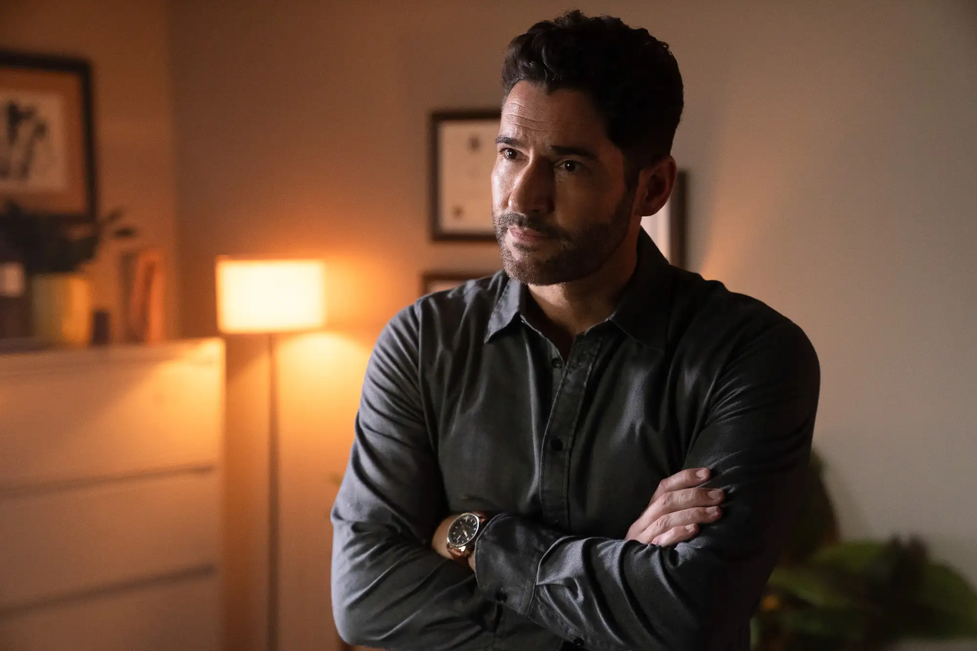 Tom Ellis como Oliver