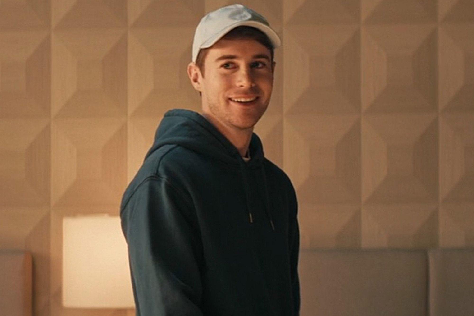 Callan Potter como Hayden Pike