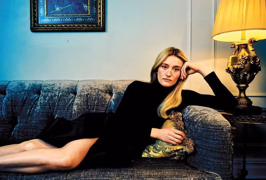Sarah Pidgeon como Carolyn Bessette-Kennedy