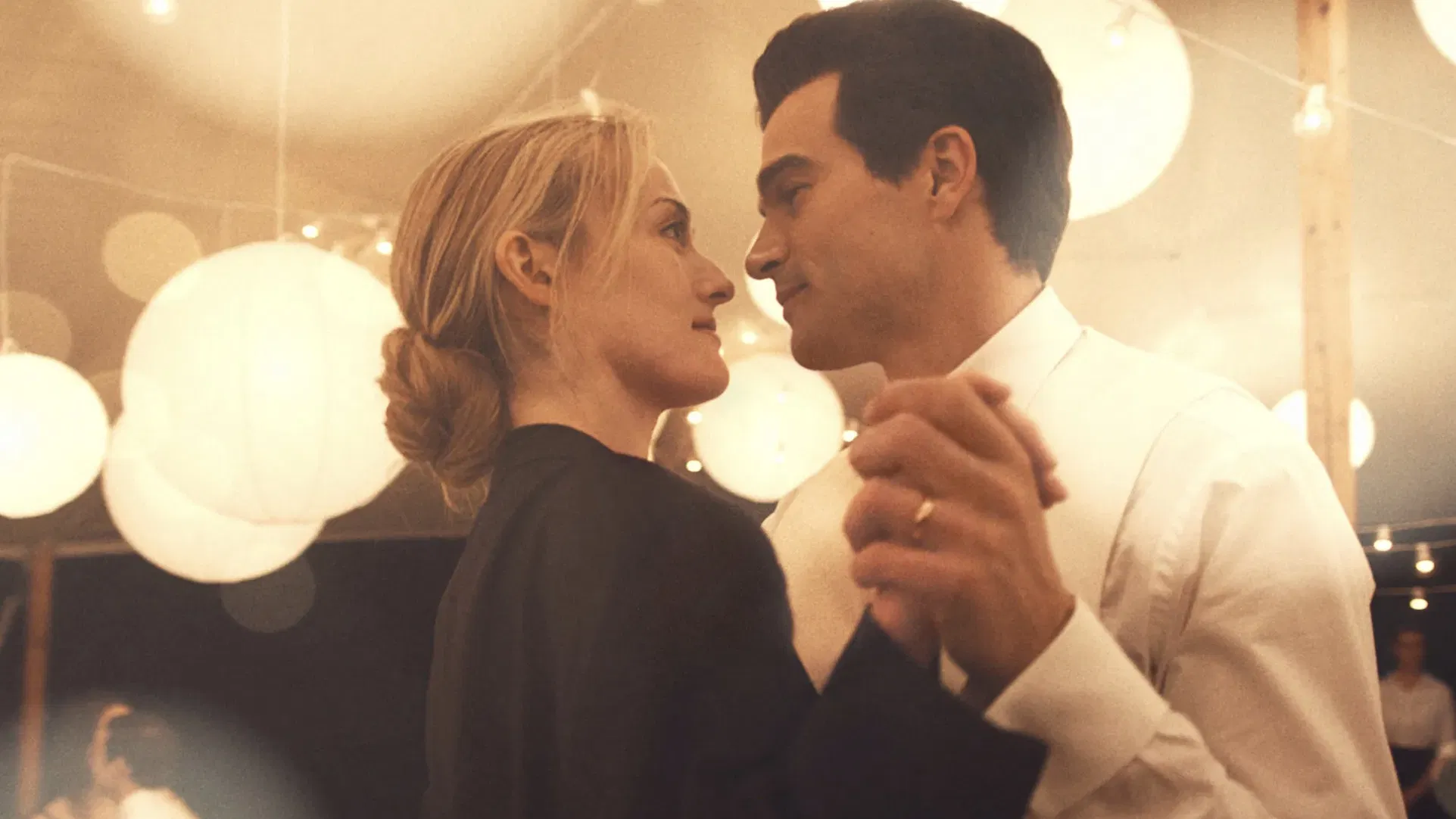 Aqui você confere 5 curiosidades reveladas em primeira mão no podcast oficial de História de Amor: John F. Kennedy Jr. e Carolyn Bessette