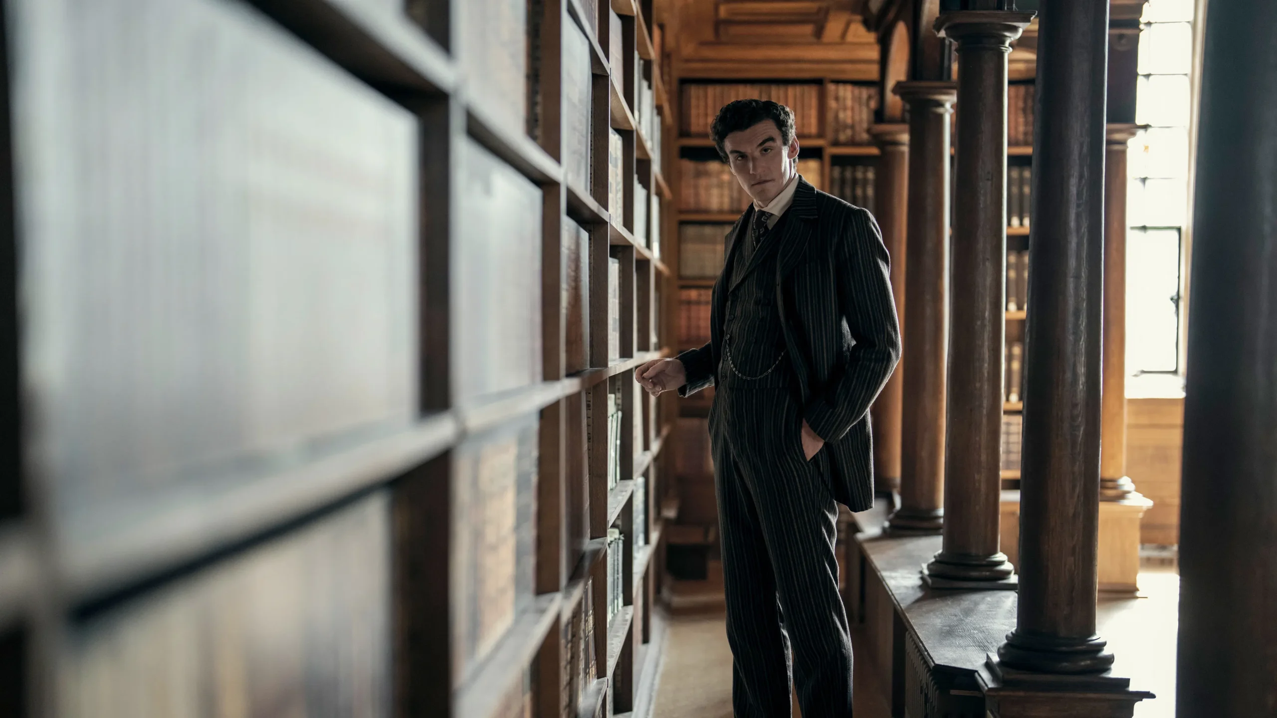 jovem sherlock james